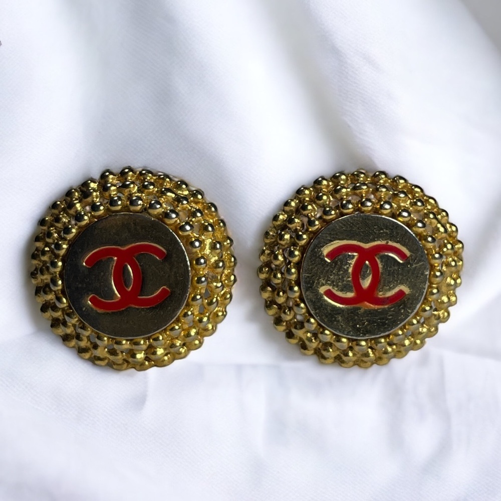 Vintage 1984 CHANEL Clip On Earrings